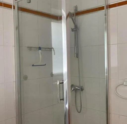 Spacieux Et Bien Equipe